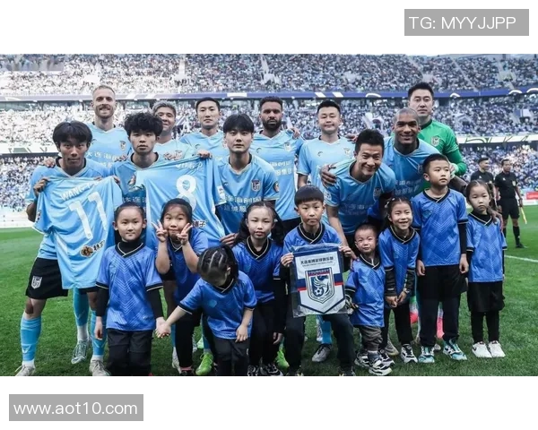 男足国家队备战世界杯，教练组决定加强进攻训练以提高进球效率